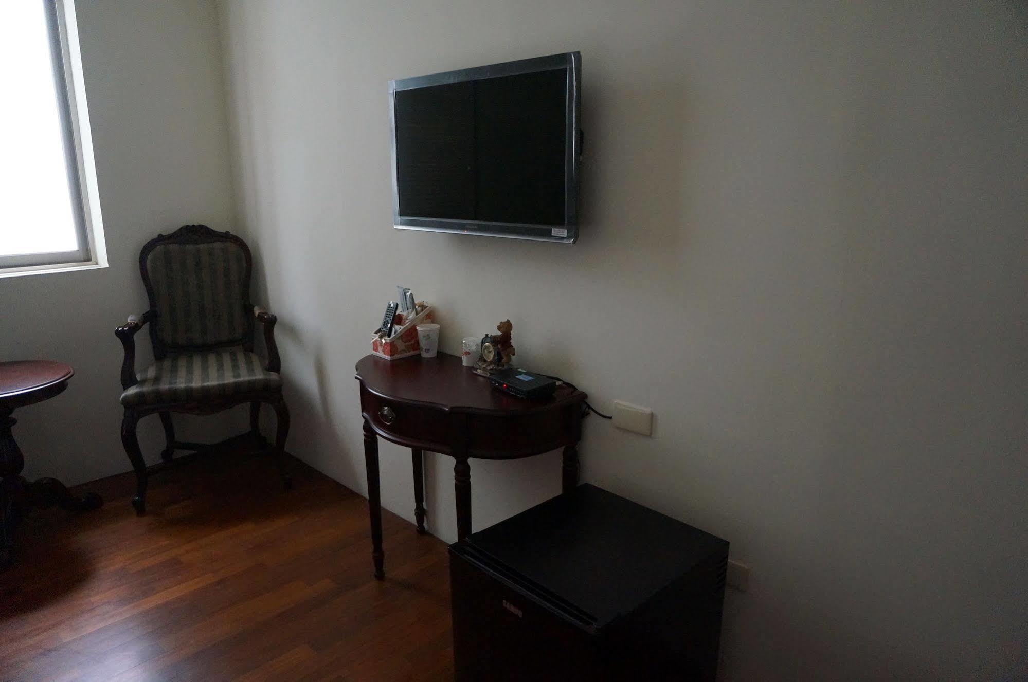 Amanda Home Stay Tainan Exteriör bild